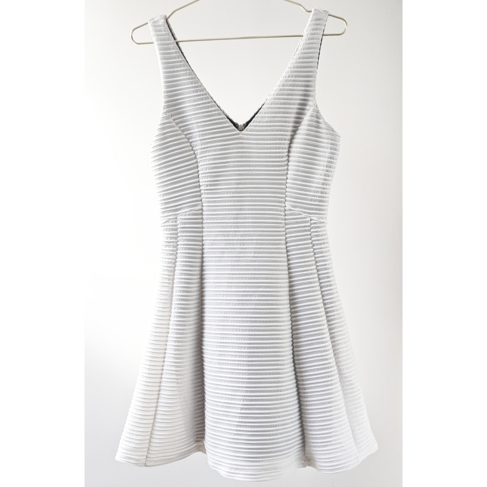 Guess Striped Textured Fit & Flare V-Neck Dress - Picture 2 of 8